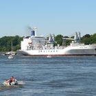 Begegnungen auf der Elbe.