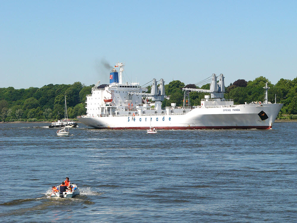 Begegnungen auf der Elbe.