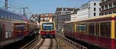 BEGEGNUNGEN AUF DER STADTBAHN