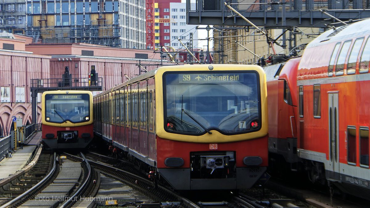 BEGEGNUNGSSTÄTTE STADTBAHN OSTSEITE ALEX