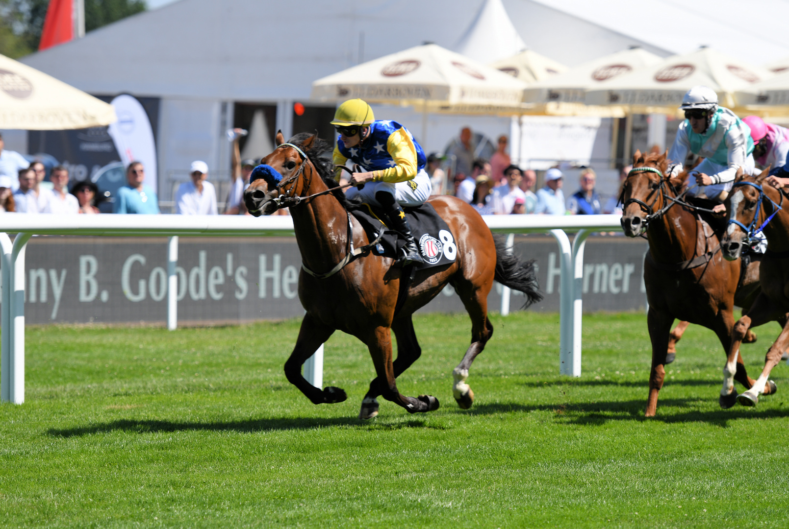 Beginn der 150. Deutschen Galopp Woche