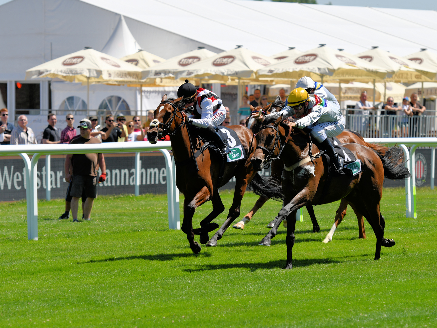 Beginn der 150. Deutschen Galopp Woche