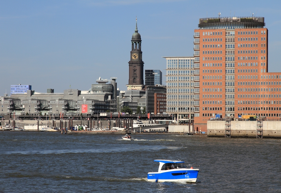 Beginn Landungsbrücken in Hamburg