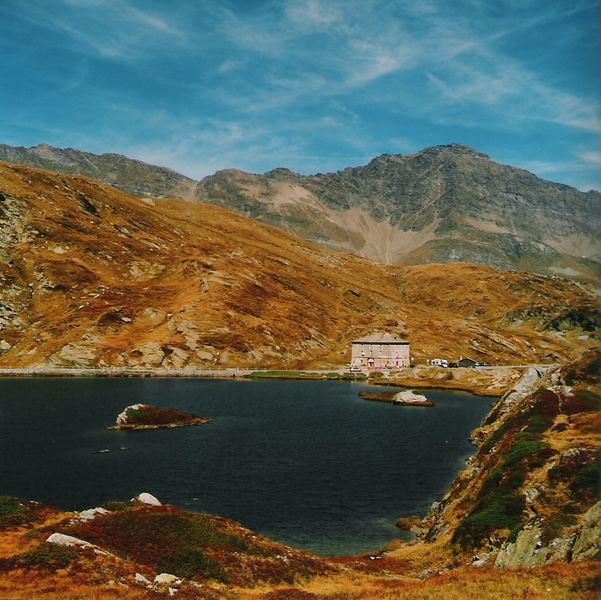 Beginnender Herbst am San Bernadino Pass