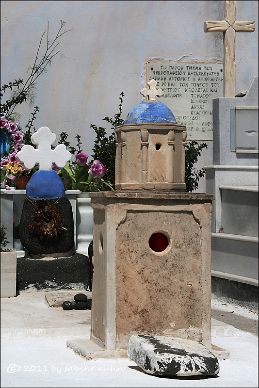 . . . begraben auf santorin [2] . . . in häusern, kirchen gleich . . .