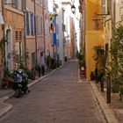 Begrünte Gasse in Marseille ...