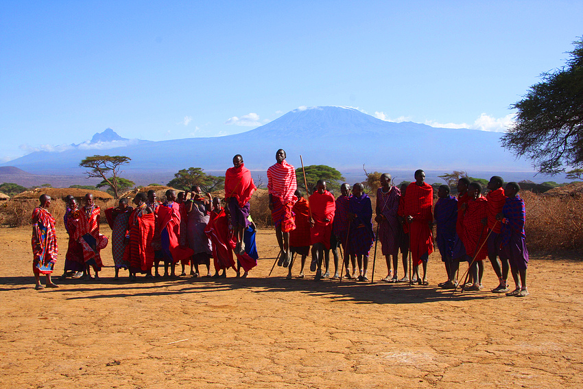 Begrüßungstanz der Massai