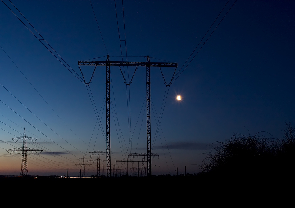 Behelfsstrom im Morgengrauen