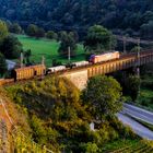 Bei Abendsonne über die Mosel