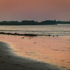 Bei Blutmond am Strand