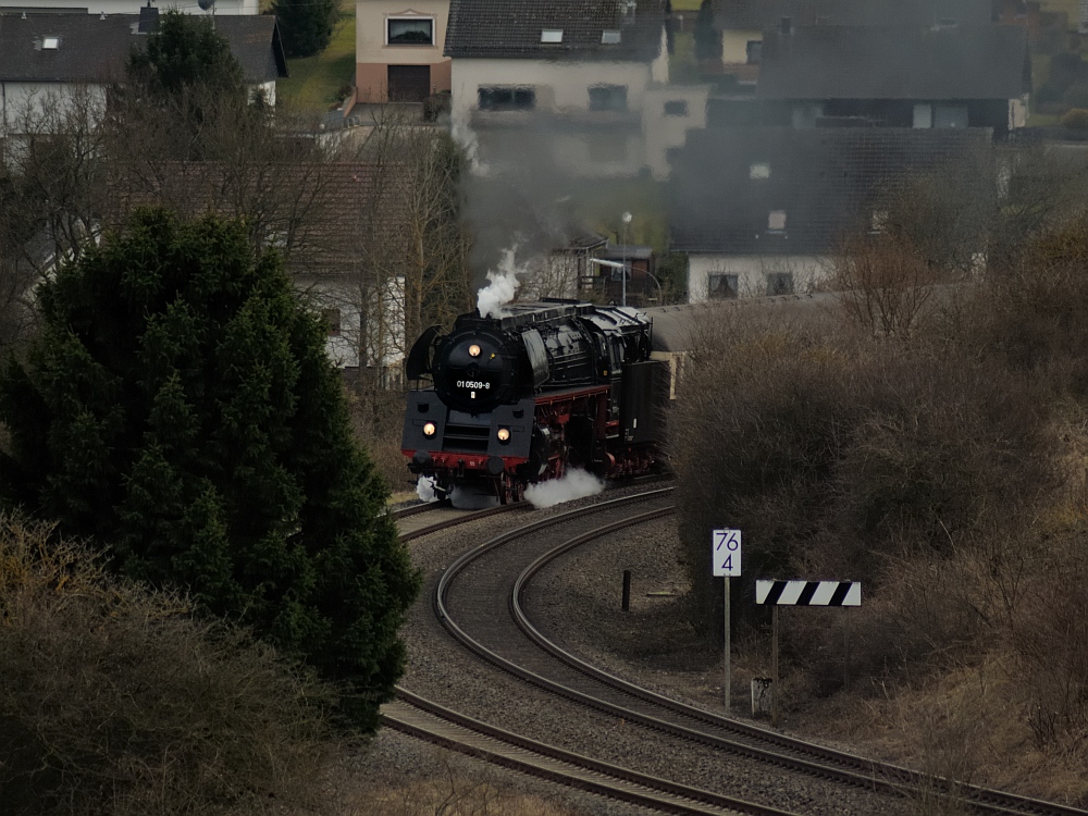 Bei Dahlem um die Kurve ...