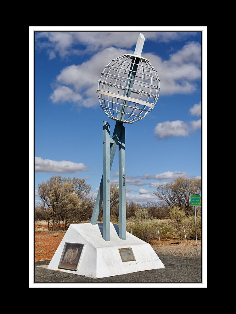 Bei den Devils Marbles 01