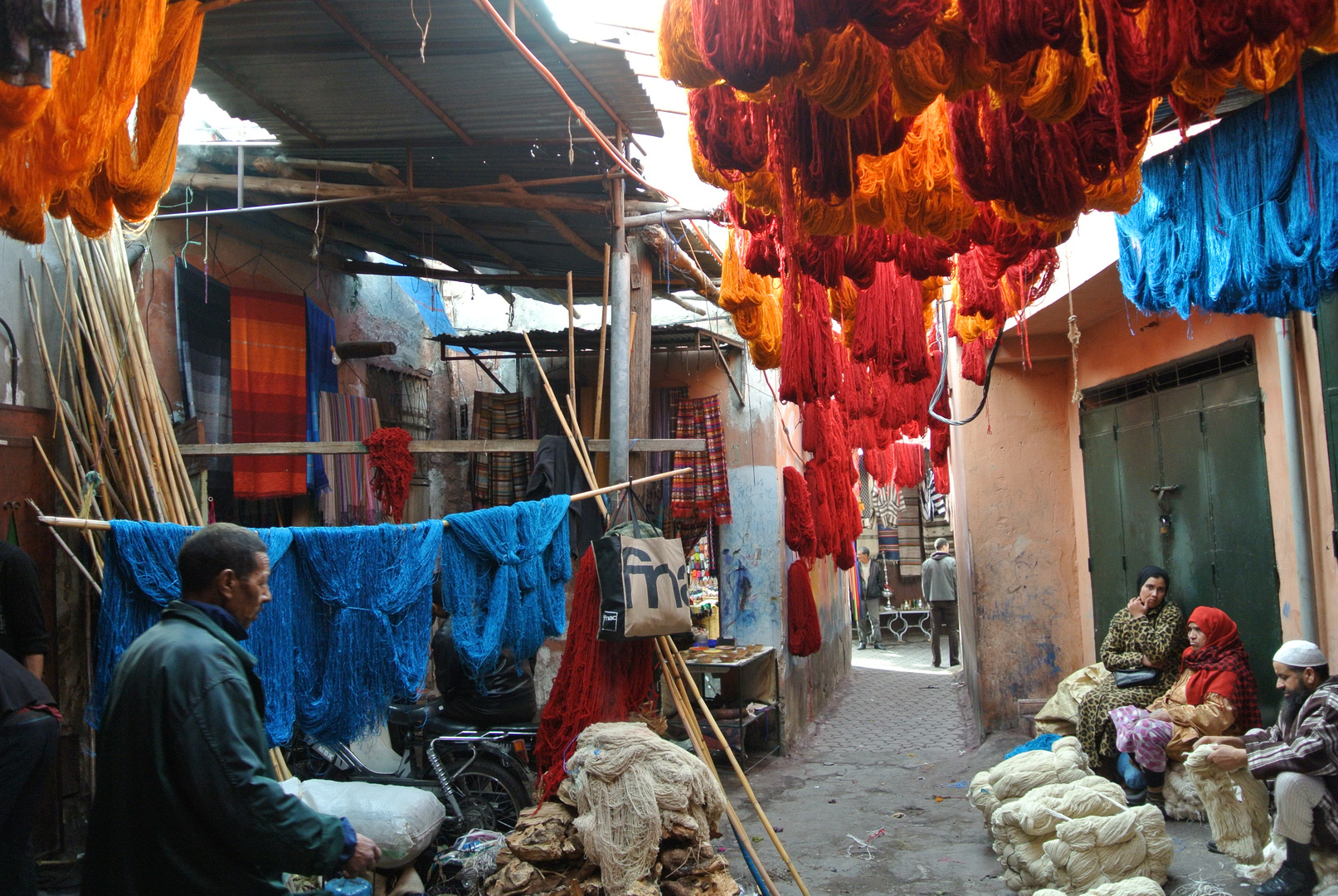 Bei den Färbern in Marrakech