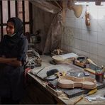 Bei den Geigenbauerinnen in Yazd