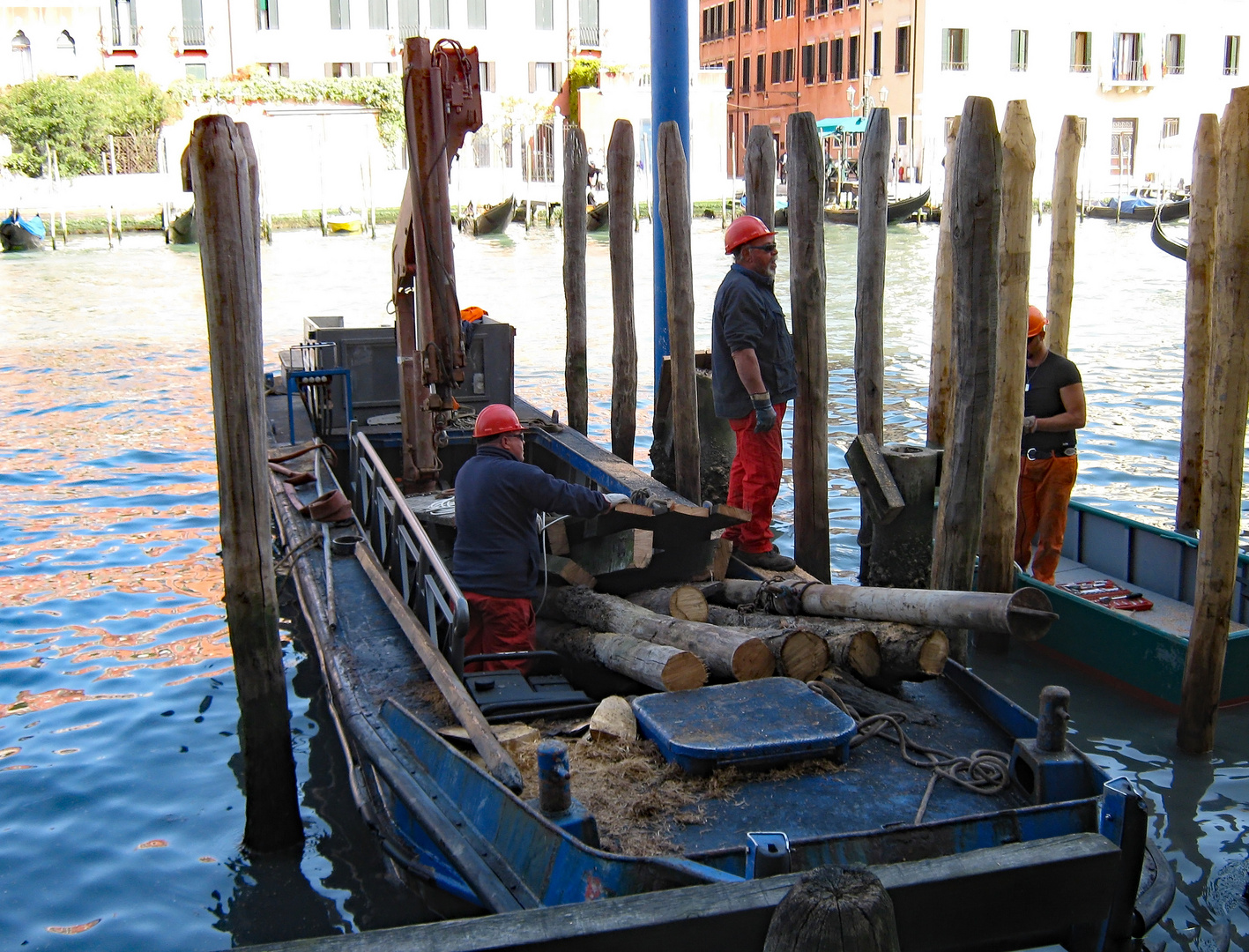 Bei der Arbeit auf dem Canal Grande