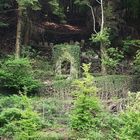 Bei der Müngstener Brücke in Solingen birgt der Wald ....