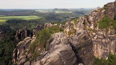 Bei der nicht einfachen Bearbeitung habe ich lange zu gebracht von der Schrammsteiaussicht...