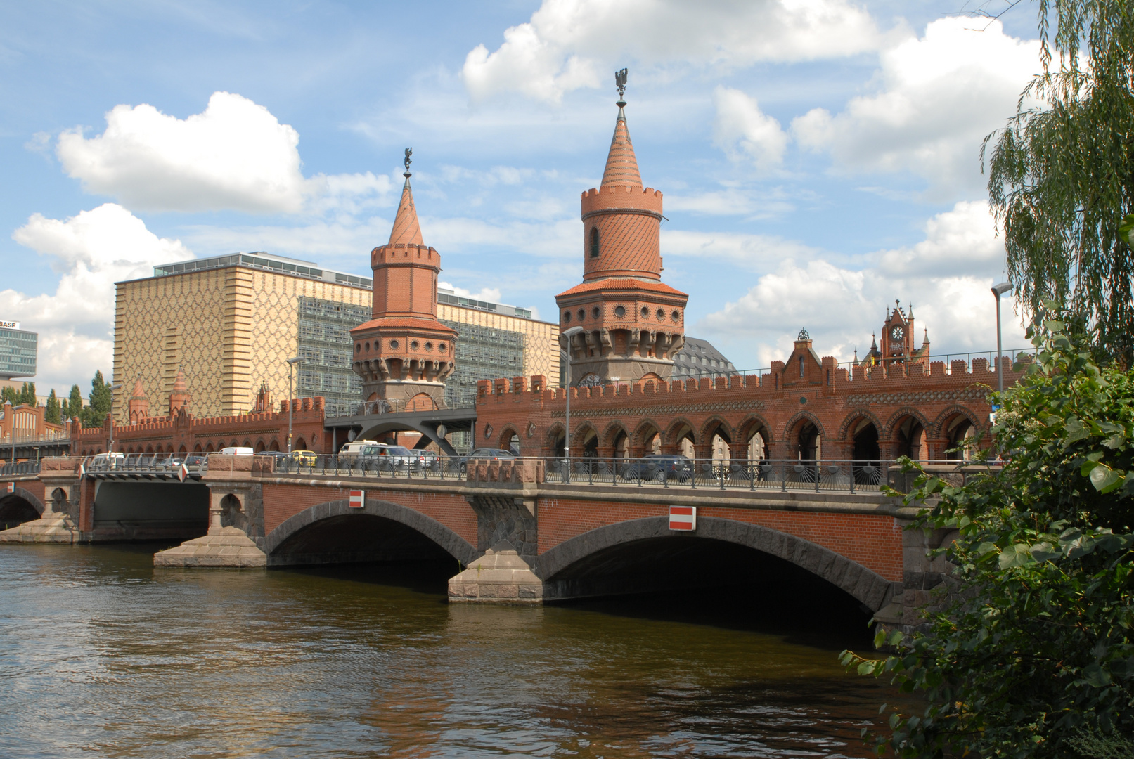 Bei der Oberbaumbrücke