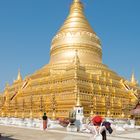 bei der Shwezigon-Pagode in Bagan, Myanmar (© Buelipix)