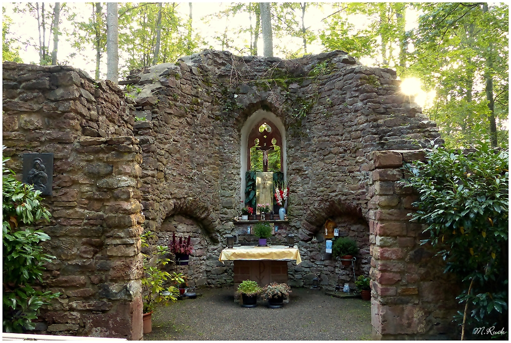 Bei einer alten Eremitage , im Odenwald