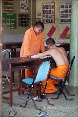 . . . bei fleissigen novizen in udon thani . . .