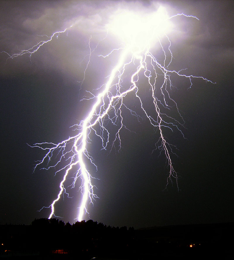 Bei Gewitter nicht im Freien aufhalten!