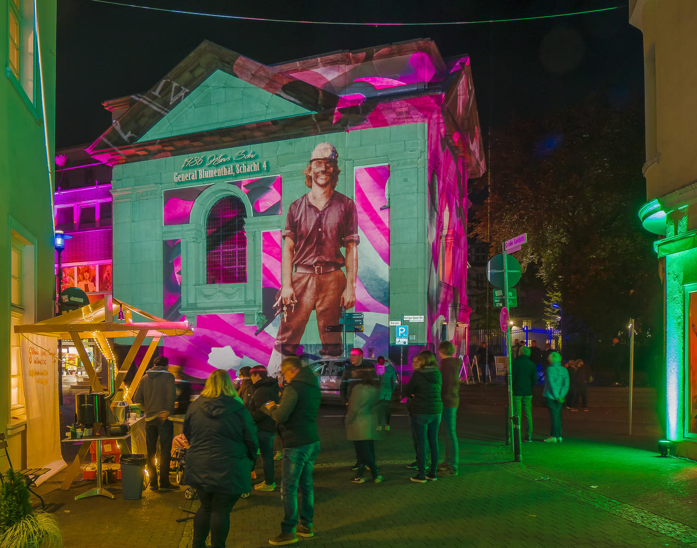 Bei Glühwein und bunten Bildern