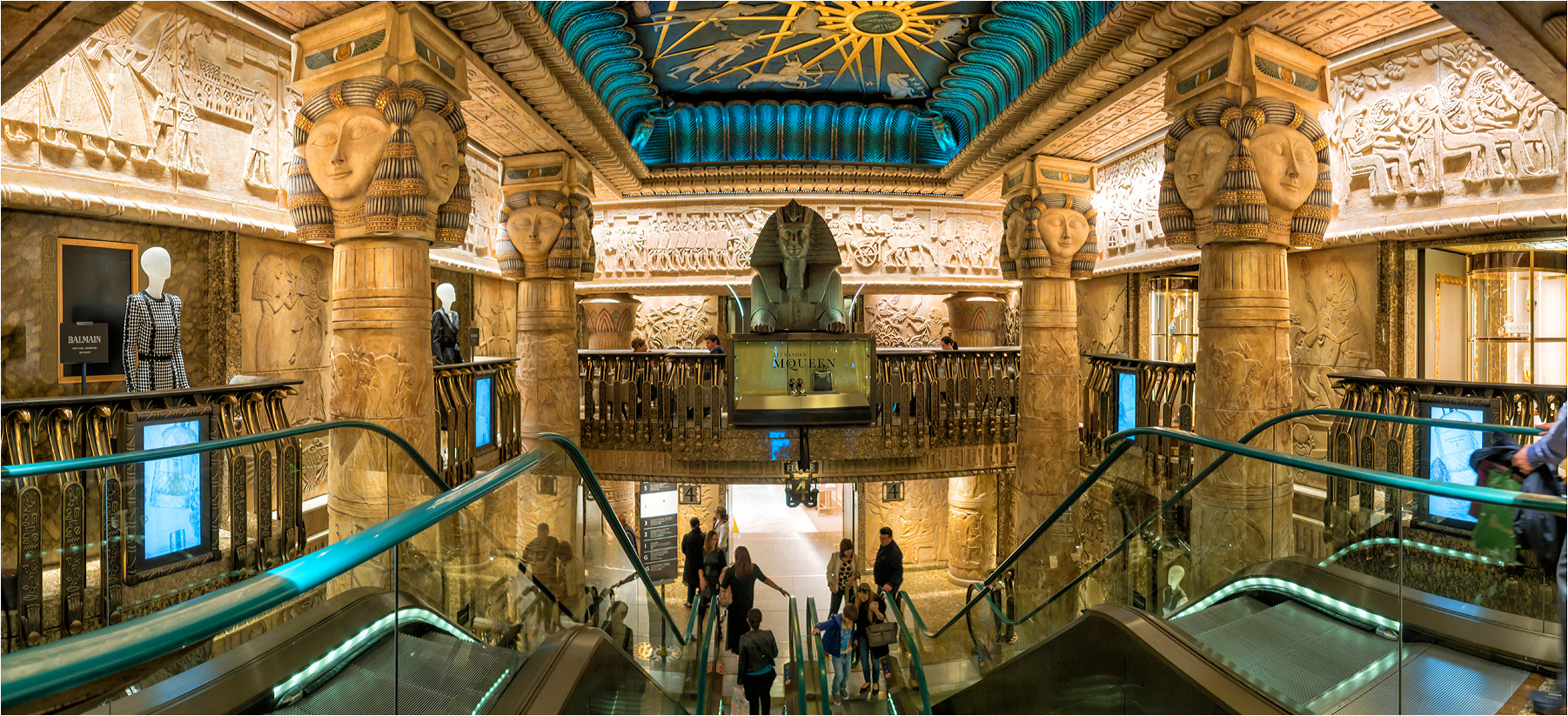 Bei Harrods im Treppenhaus Foto & Bild | city, london, world Bilder ... Bei Harrods im Treppenhaus Foto & Bild | city, london, world Bilder ...