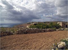 Bei Manajdra - Malta 1 (here comes the rain)