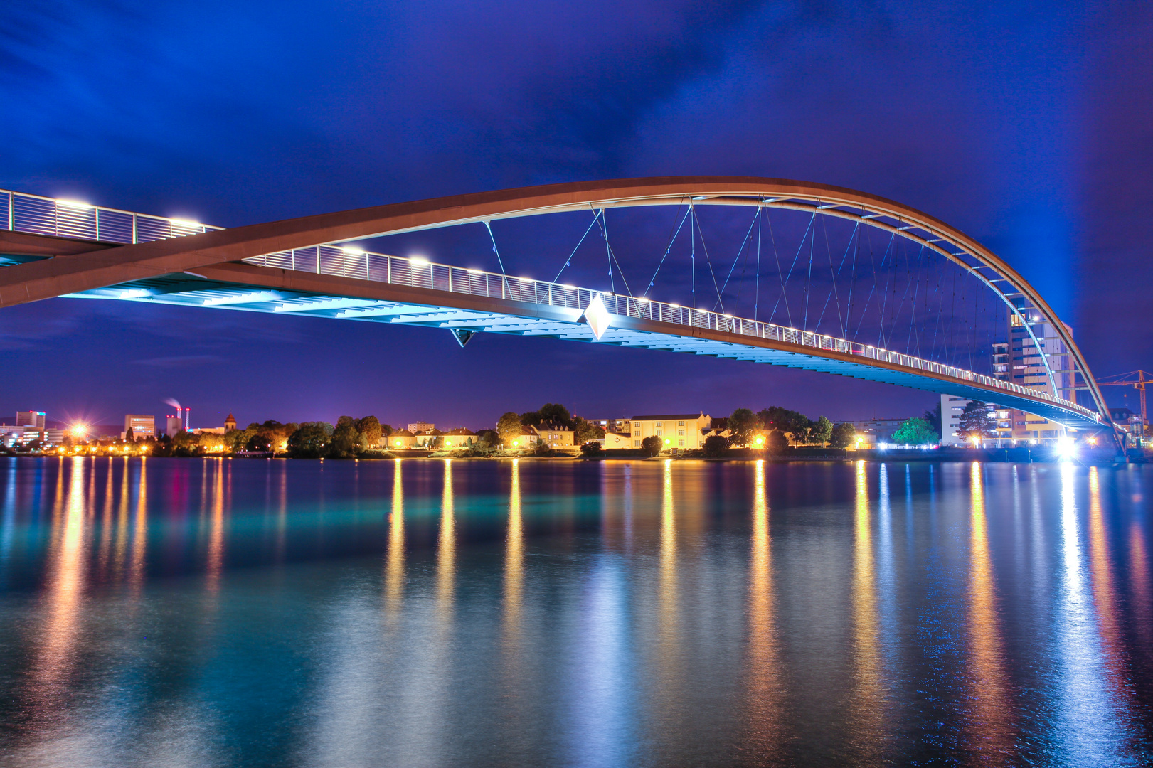 Bei Nacht am Rhein in Basel II