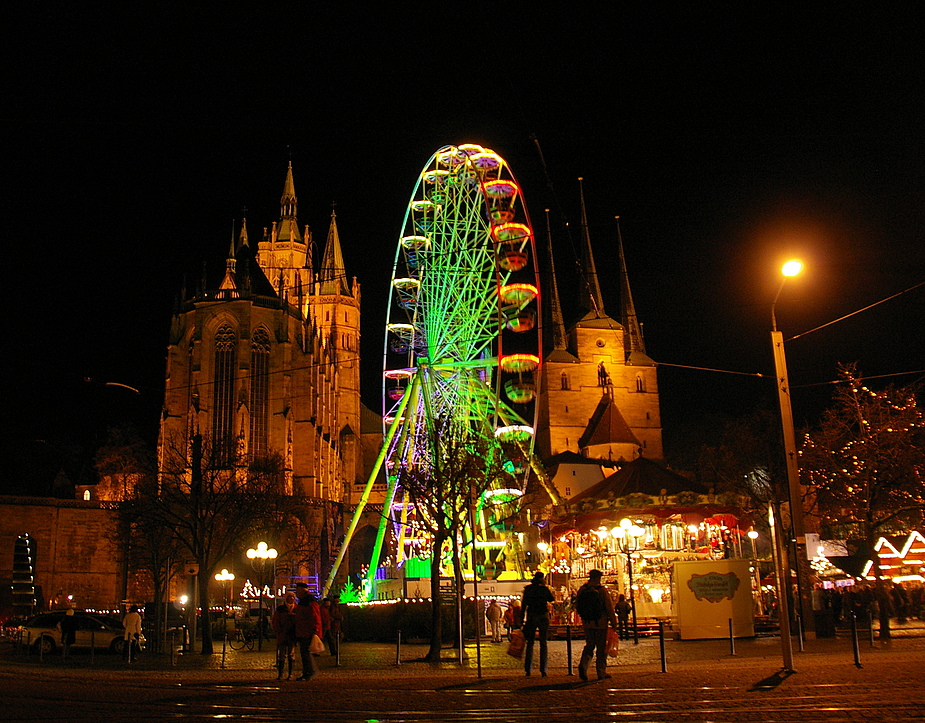 Bei Nacht in Erfurt auf dem Domplatz