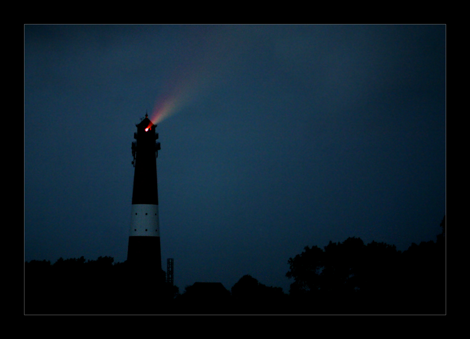 bei Nacht und Starkregen und Sturm...