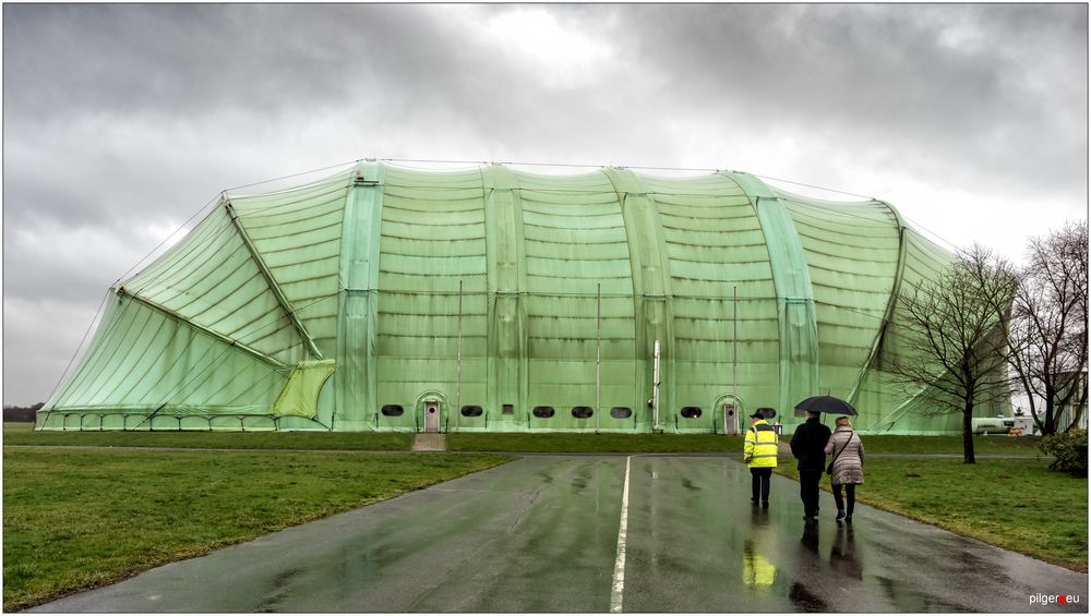 Bei Regen in die Halle