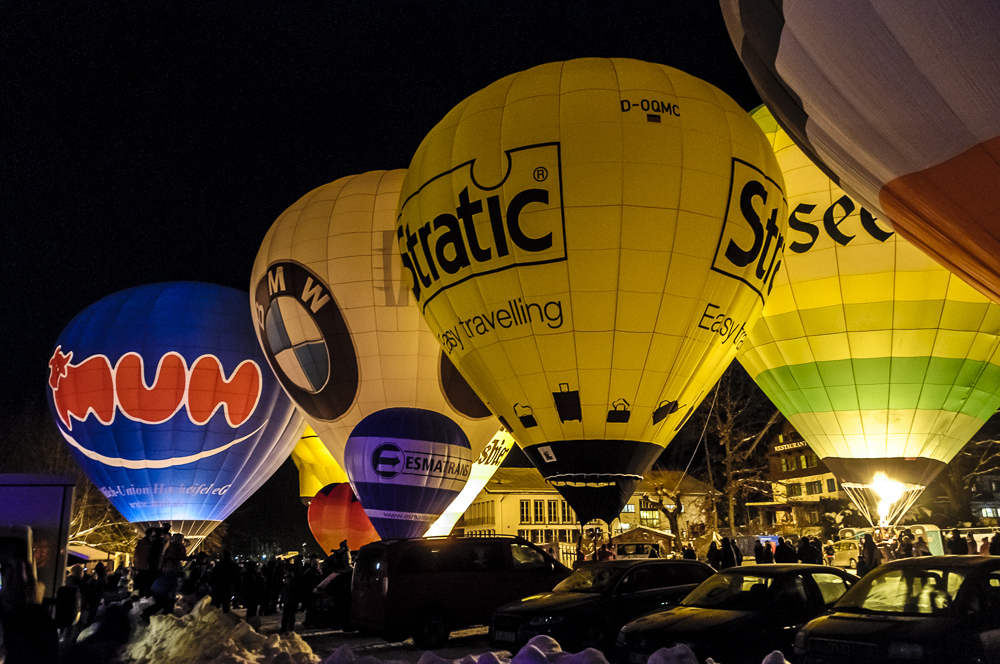 Bei sakrischer Kälte glühen wenigstens die Ballone