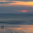 bei sonnenuntergang am strand