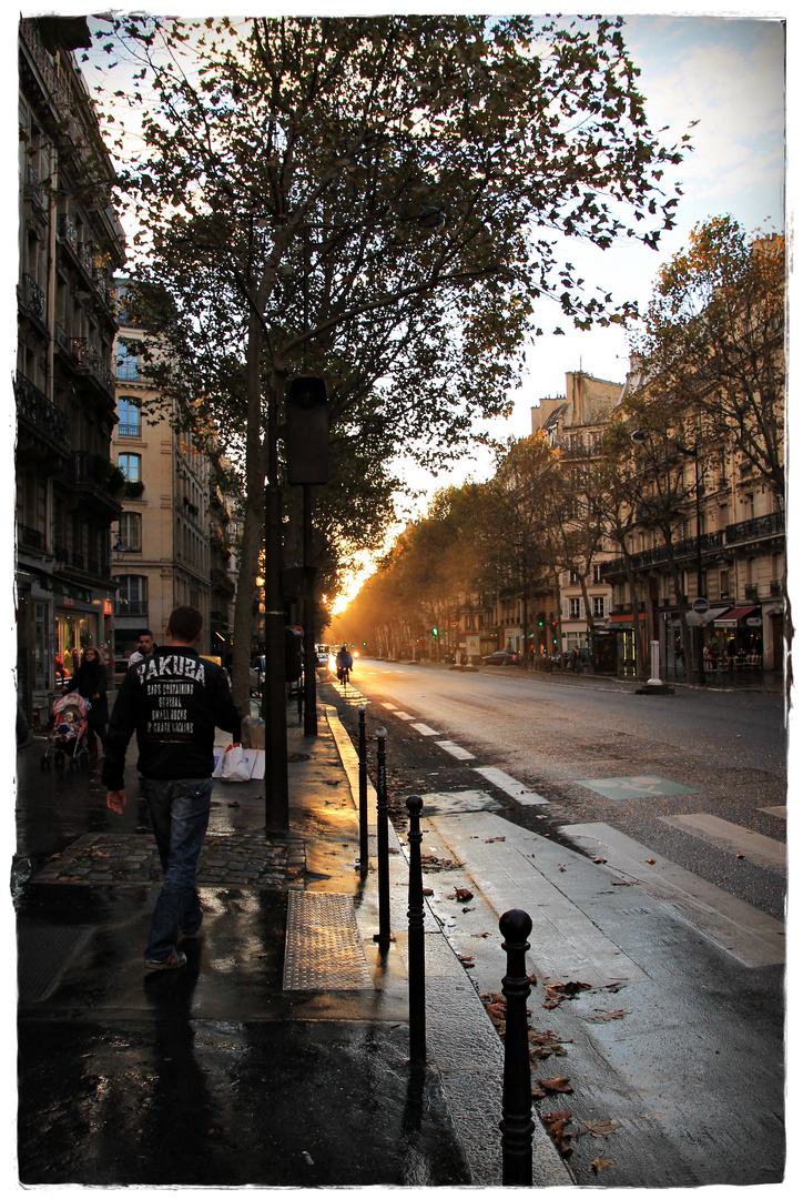 bei Sonnenuntergang durch Paris