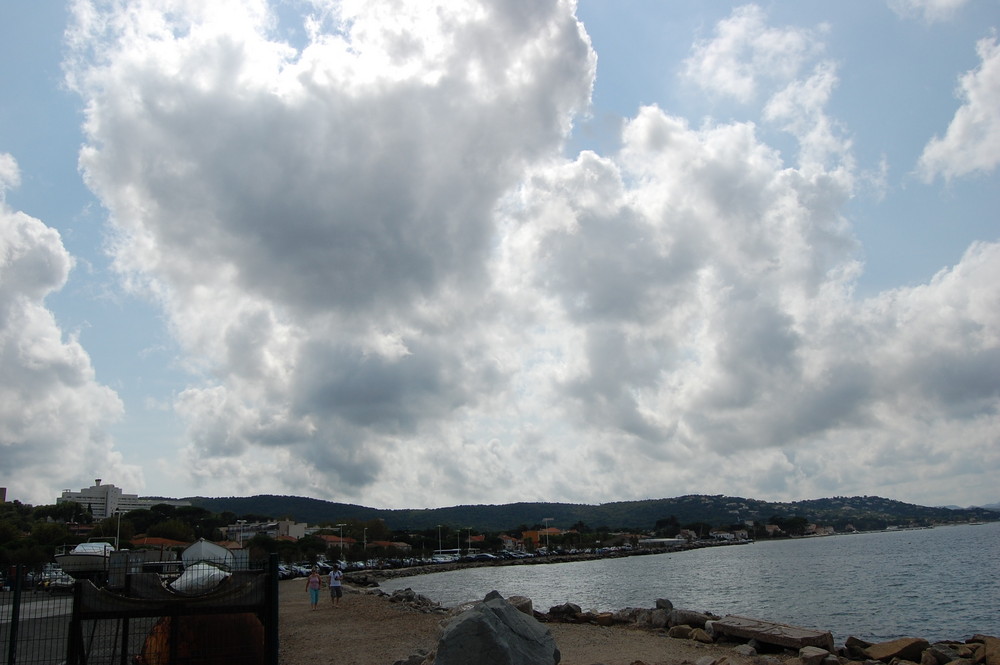 Bei St. Tropez am Pier der Besucherschiffe