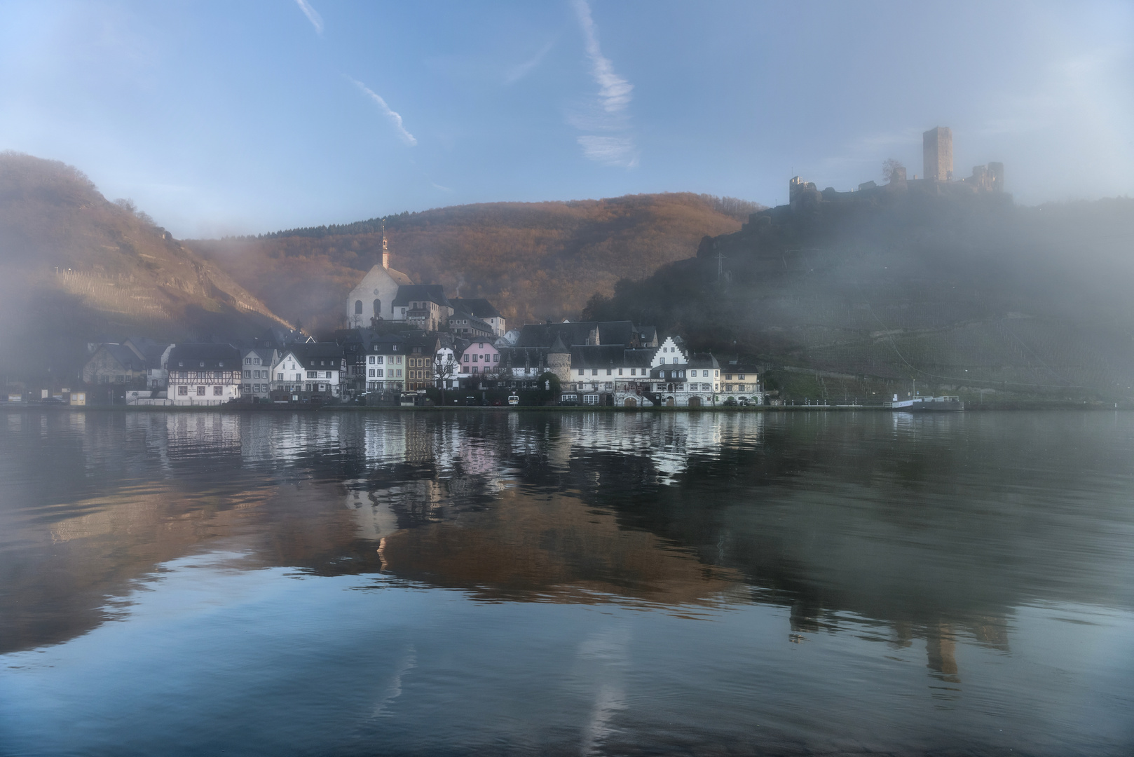 *Beilstein im Nebel*