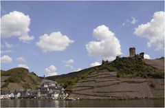 Beilstein mit der Burg Metternich