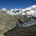 Beim Abstieg vom Thorong La mit dem  Chulu (6585 m)