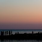 Beim Angeln am Meer in der Abenddämmerung. Montenegro/Sutomore