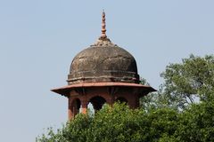 Beim Chini-ka-Rauza-Mausoleum in Agra