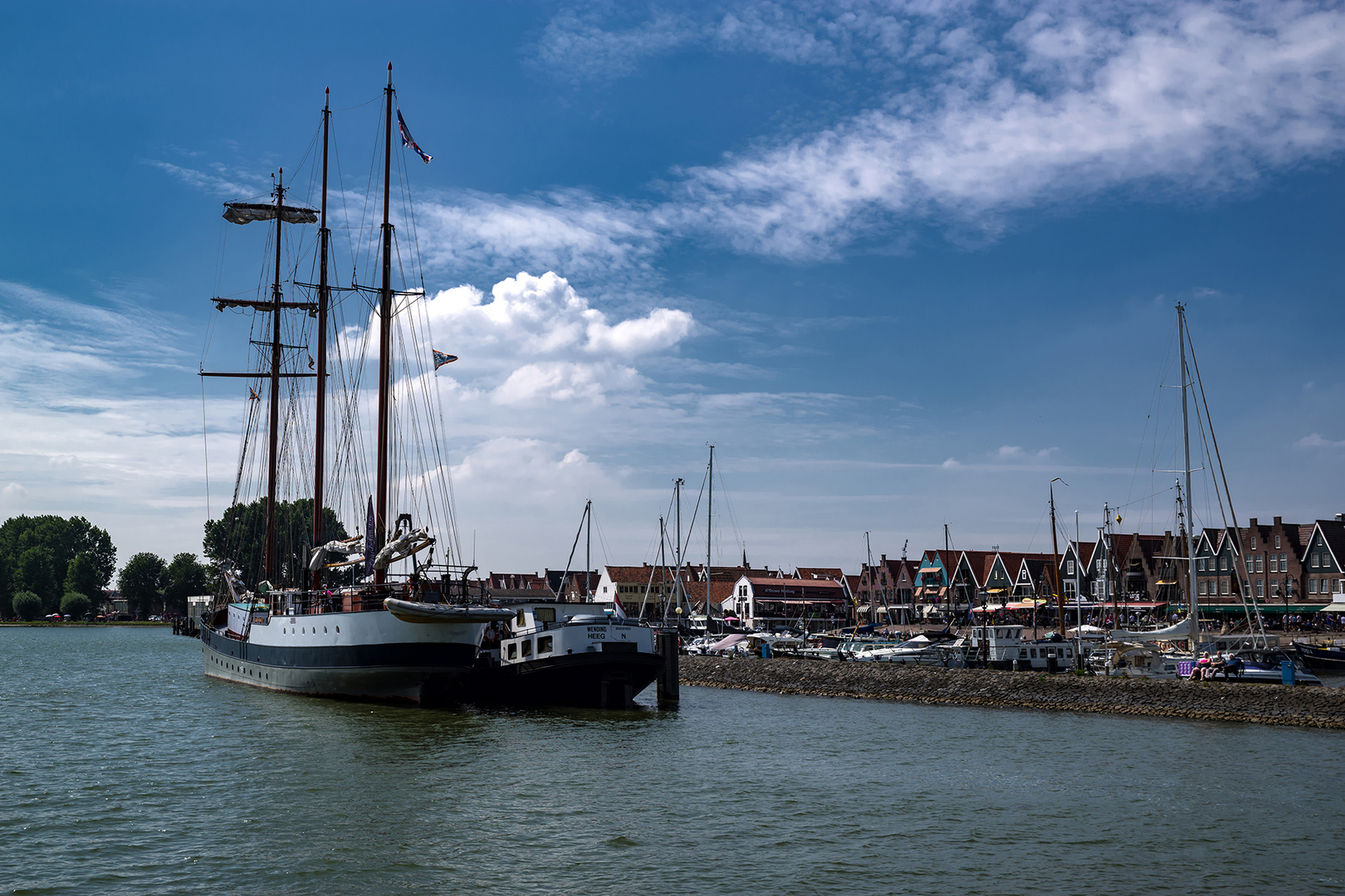 Beim Einlaufen in Volendam 