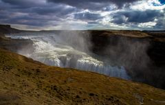 beim Gullfoss (Island).