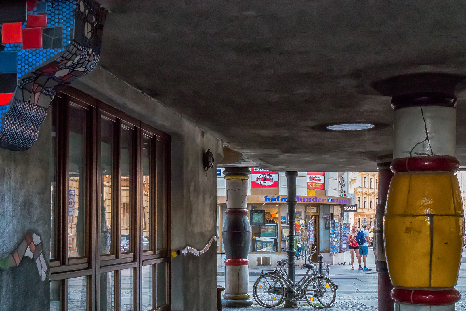 Beim Hundertwasserhaus