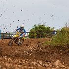 Beim Motocross fliegen so schön die Matschbrocken