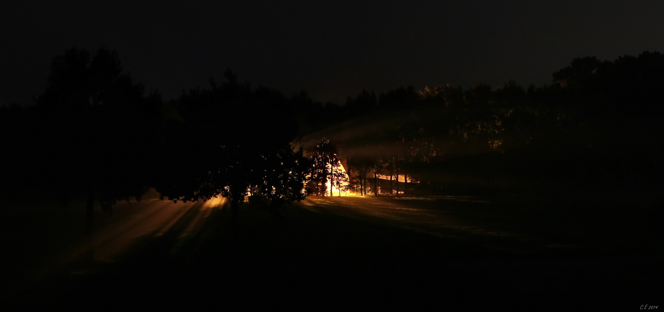 Beim Nachbarn brennt noch Licht