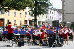 Beim Pfarrfrühschoppen in Litschau