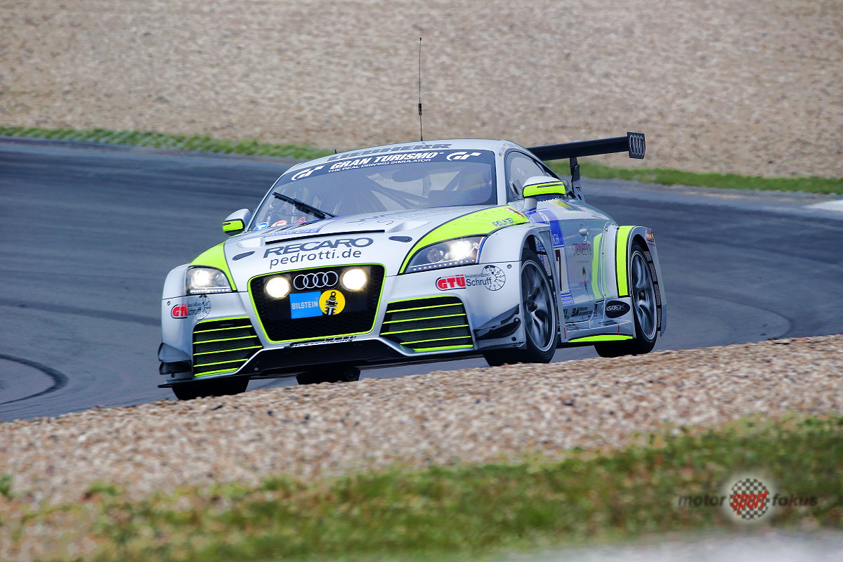 Beim Qualifying zum 24h Rennen am Nürburgring 2015