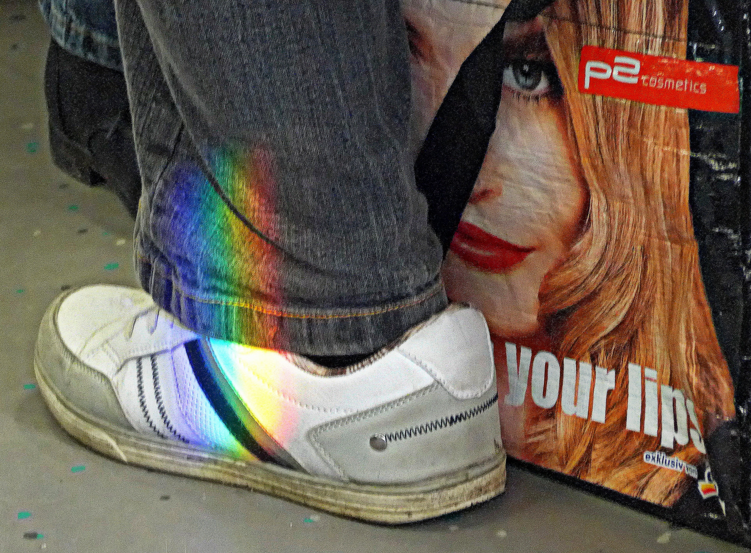 Beim Shopping wird alles gern in Regenbogenfarben gezeigt